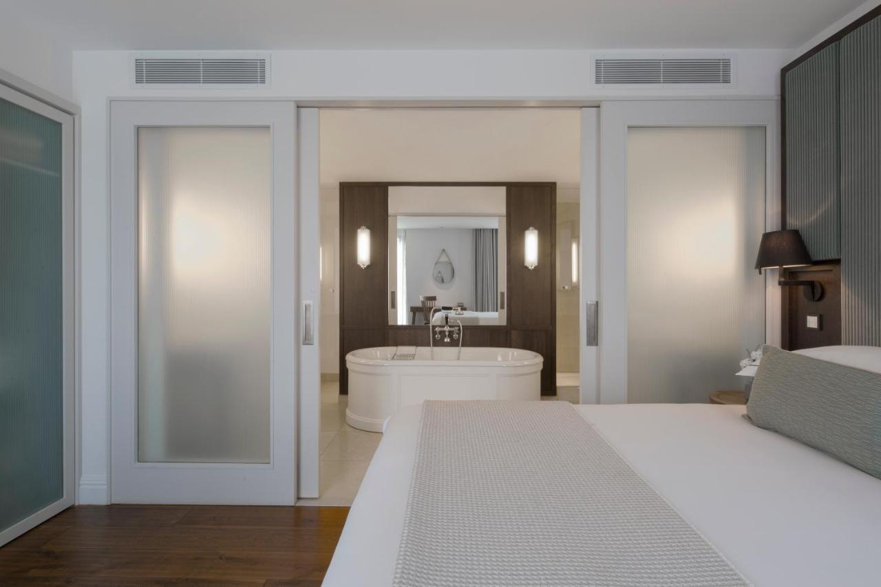 Cheval The Edinburgh Grand Aparthotel Exterior foto A sliding door