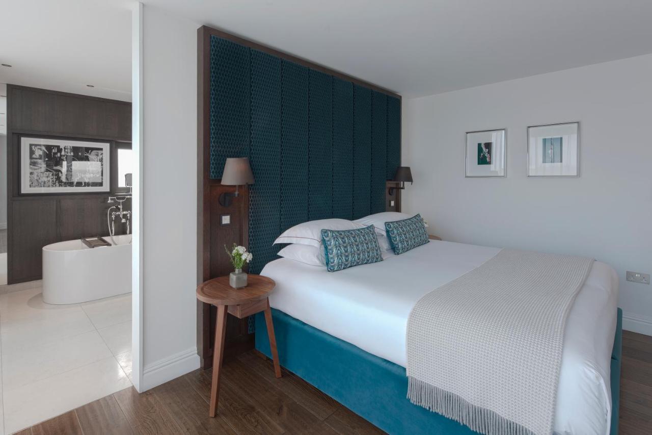 Cheval The Edinburgh Grand Aparthotel Exterior foto A bedroom at the hotel