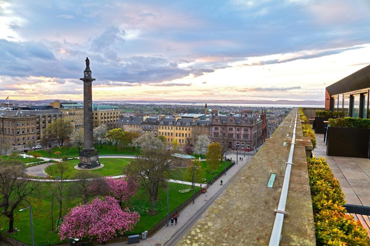 Cheval The Edinburgh Grand Aparthotel Exterior foto The view from the rooftop of the Edinburgh Academy