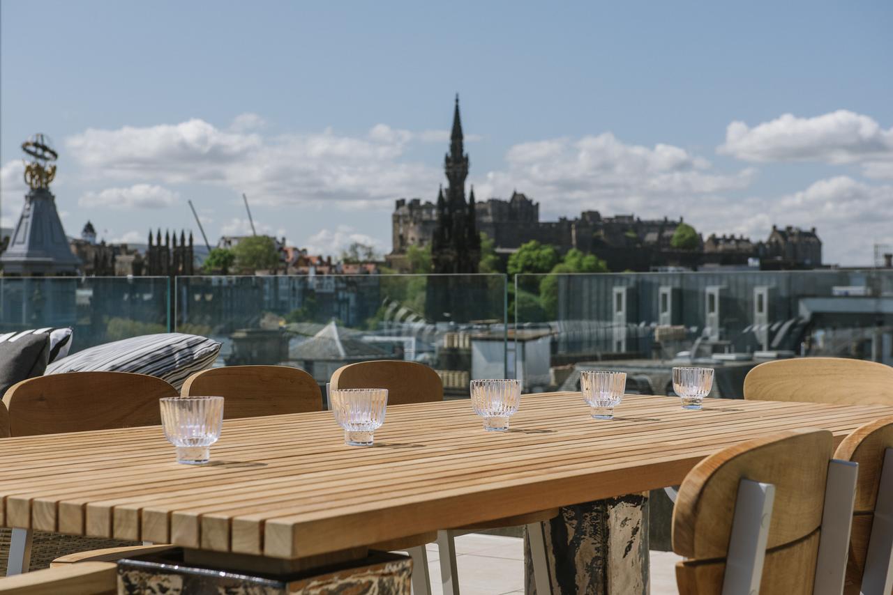 Cheval The Edinburgh Grand Aparthotel Exterior foto The rooftop bar at the Edinburgh Marriott Hotel