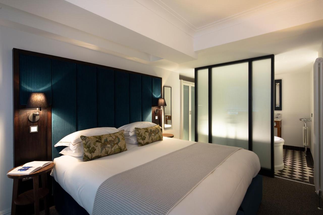 Cheval The Edinburgh Grand Aparthotel Exterior foto A bedroom at the hotel