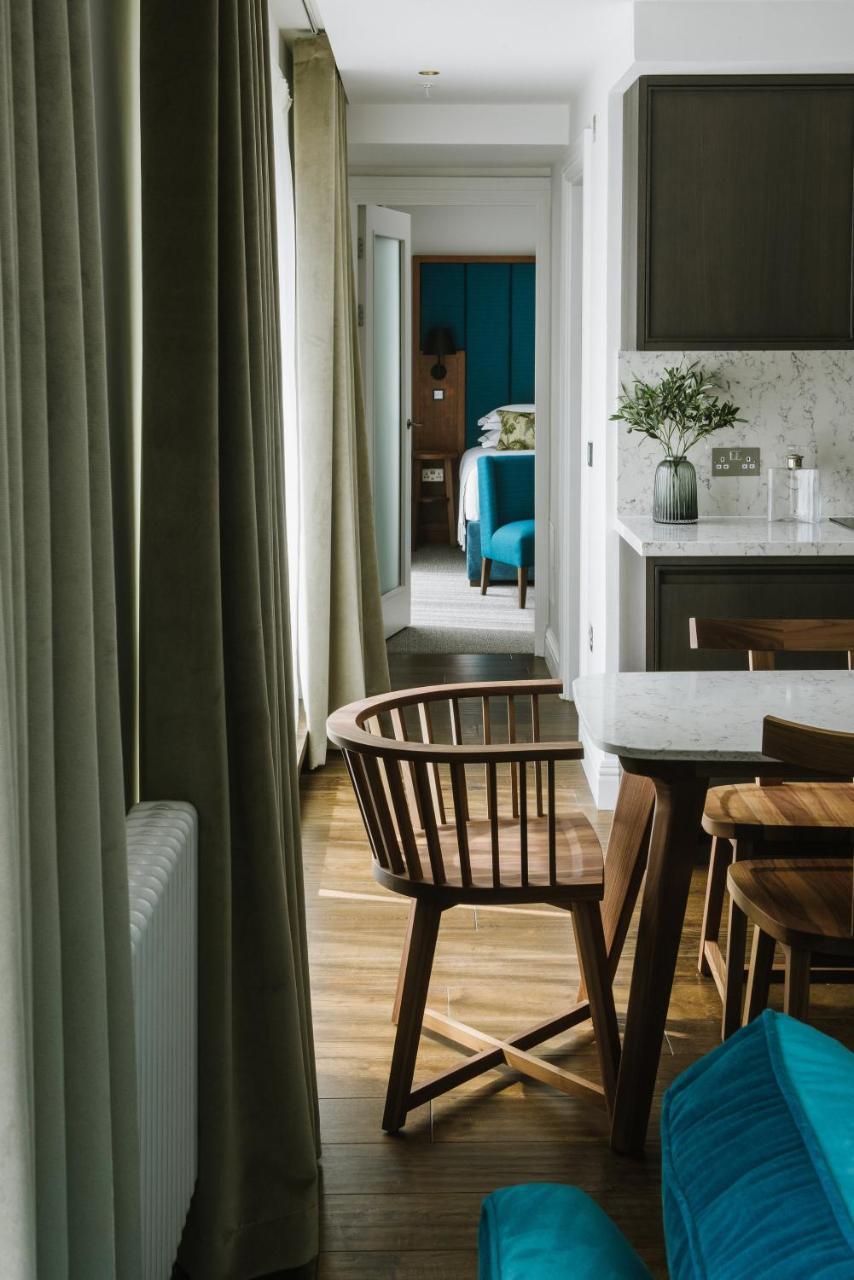 Cheval The Edinburgh Grand Aparthotel Exterior foto Interior of a suite at The Ivy Collection